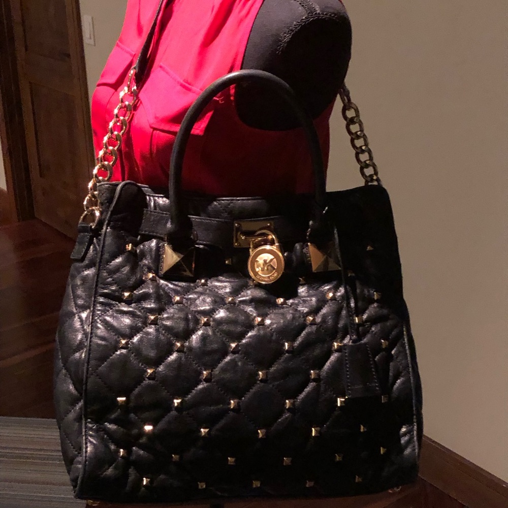 EUC Michael Kors Large Hamptons bag black/gold